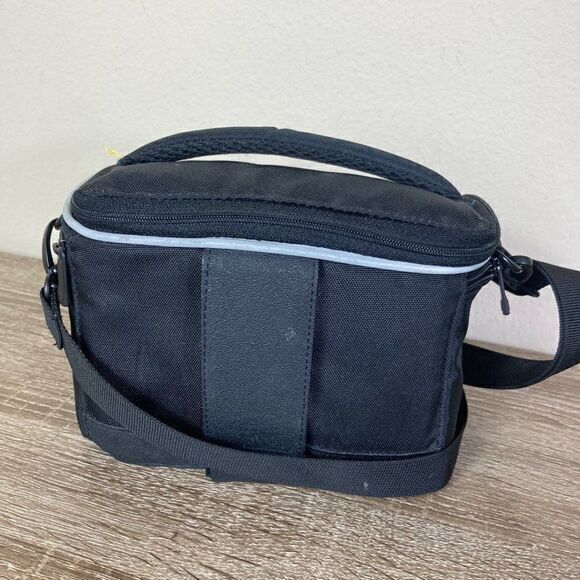 Ruggard Onyx VSY-125B Camera Bag Compact Camcorder Shoulder Carry Case - Picture 3 of 8